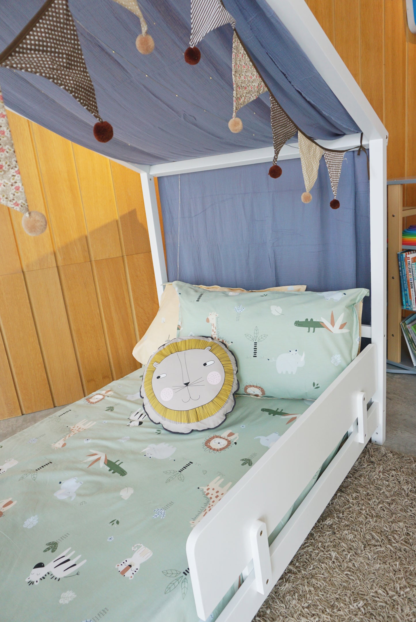 Neo Cottage Super Single Bed