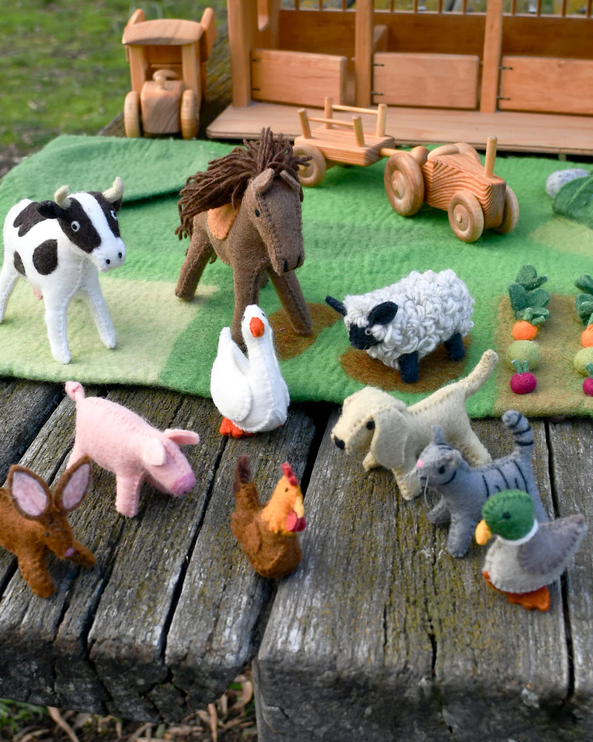 Tara Treasures Felt Farm Animals Toys Set - Set of 10 Toys