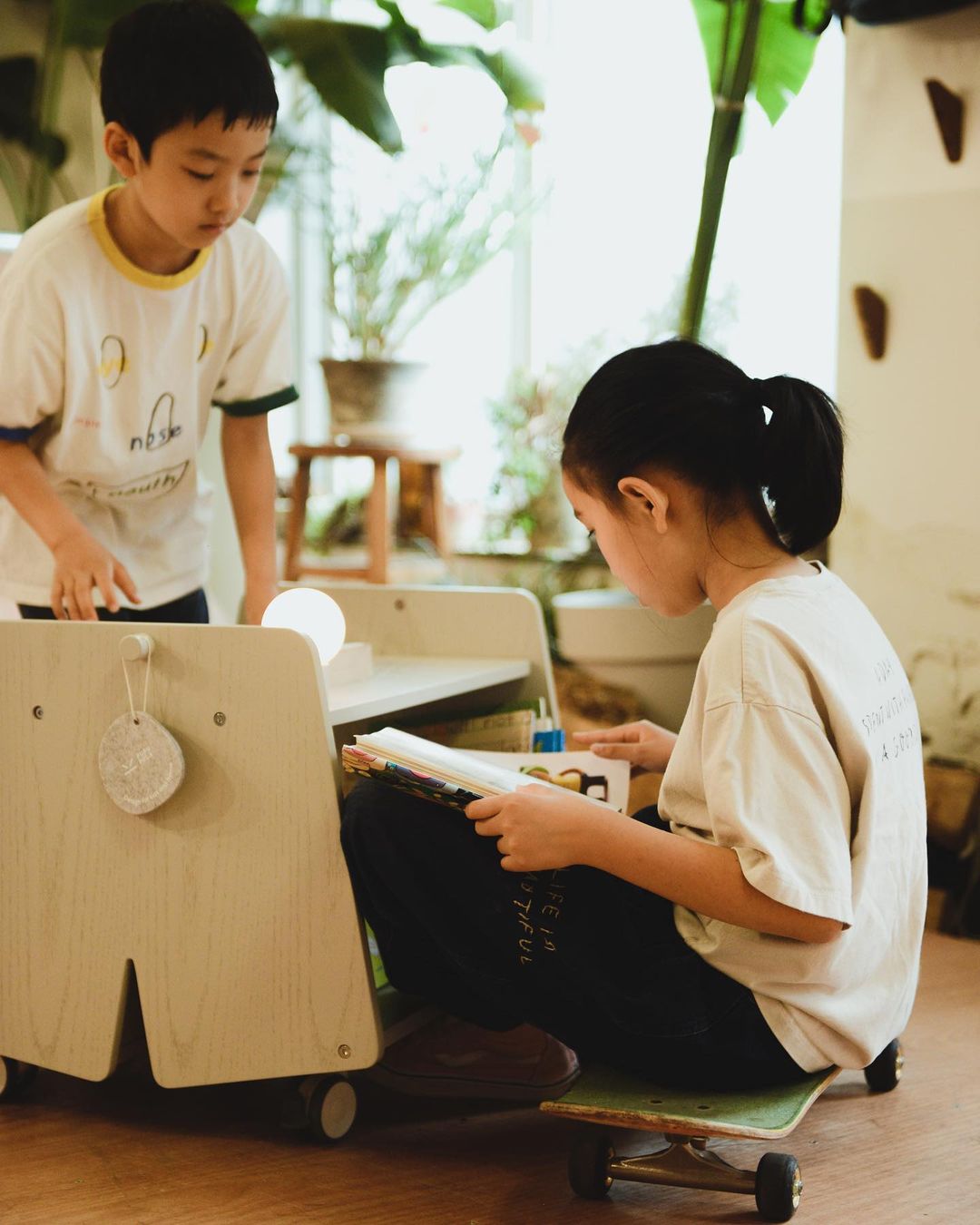 Pupupula Little Pants Mobile Bookshelf
