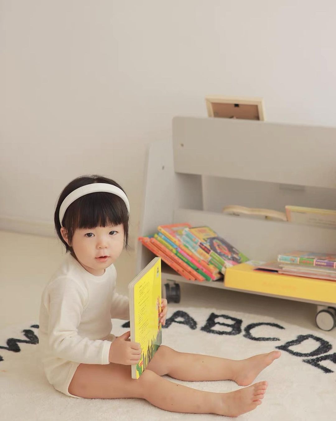 Pupupula Little Pants Mobile Bookshelf