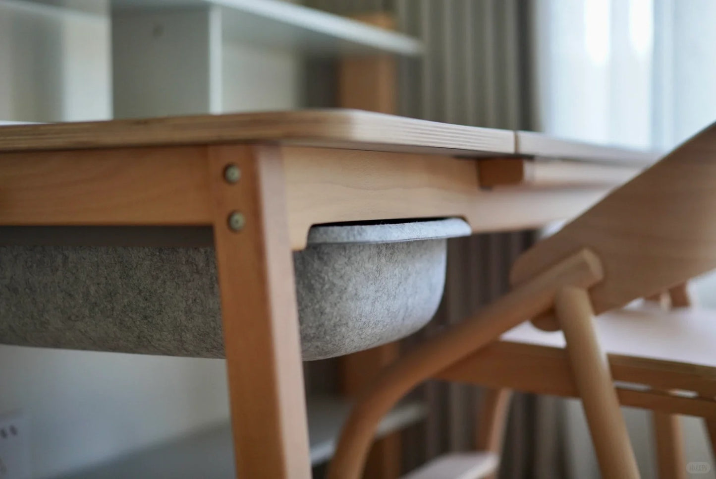 Pupupula No. 1 Study Desk