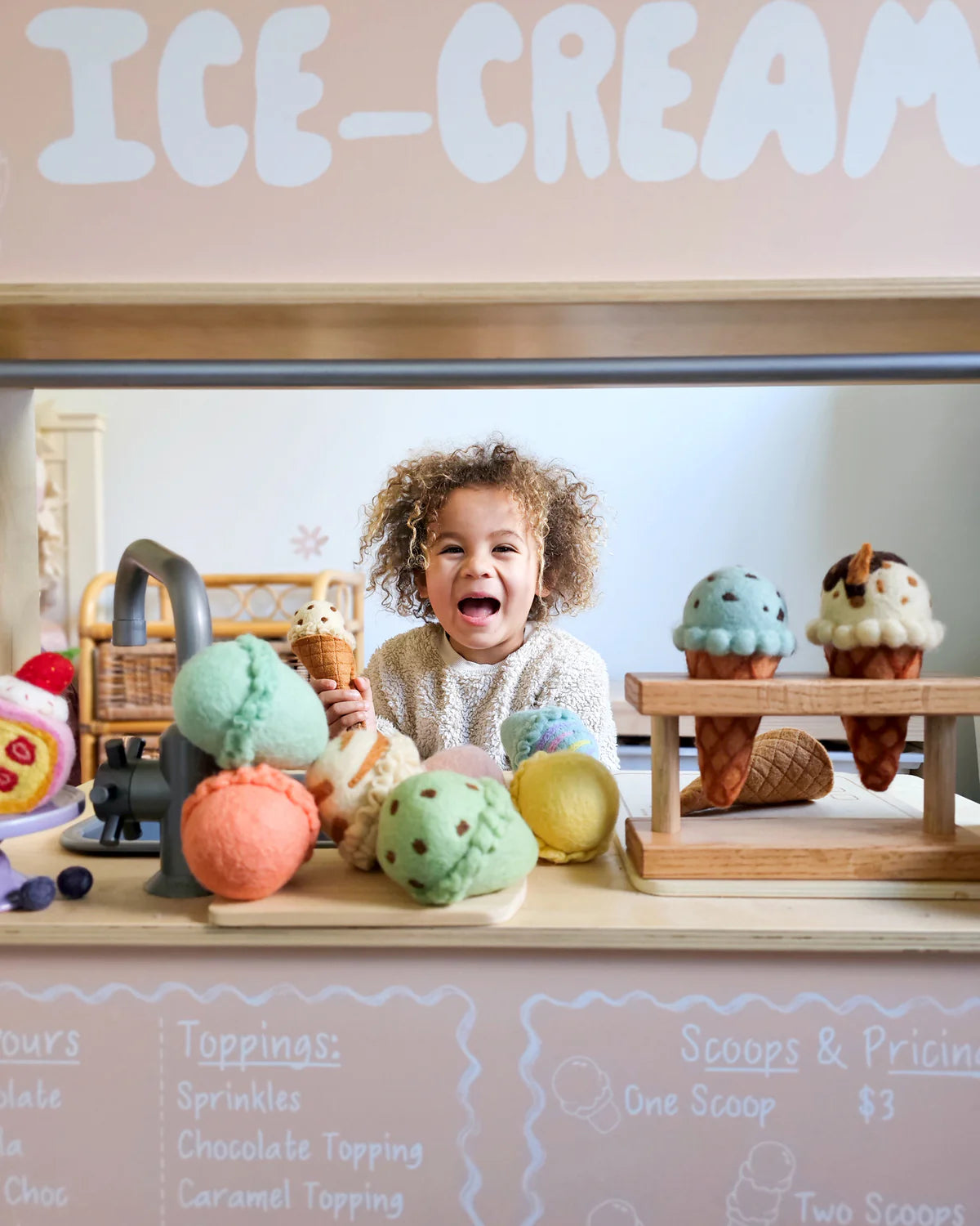 Tara Treasures Felt Ice Cream Set - Waffle Cones and 9 Ice Cream Scoops
