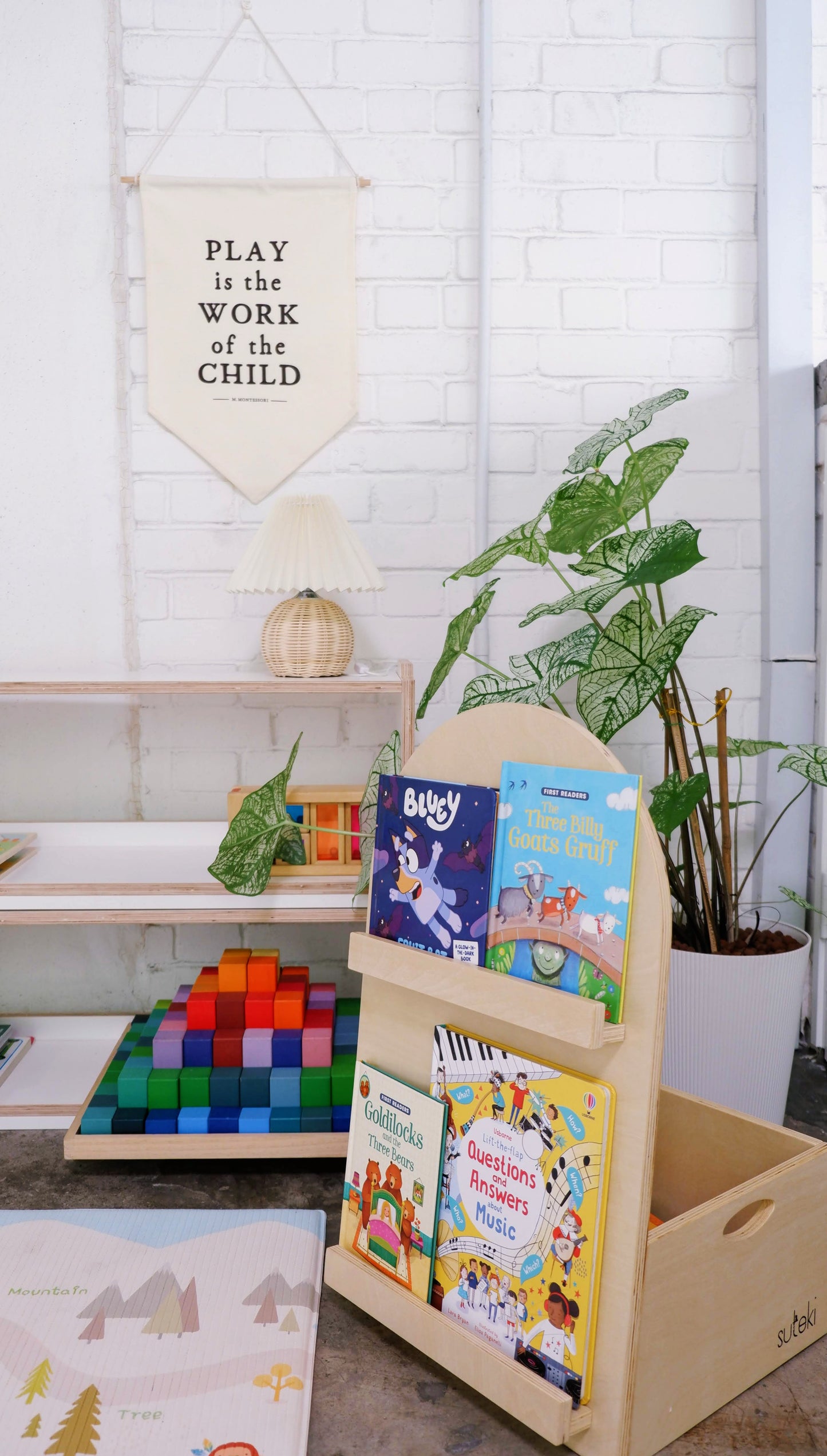 Montessori Banner