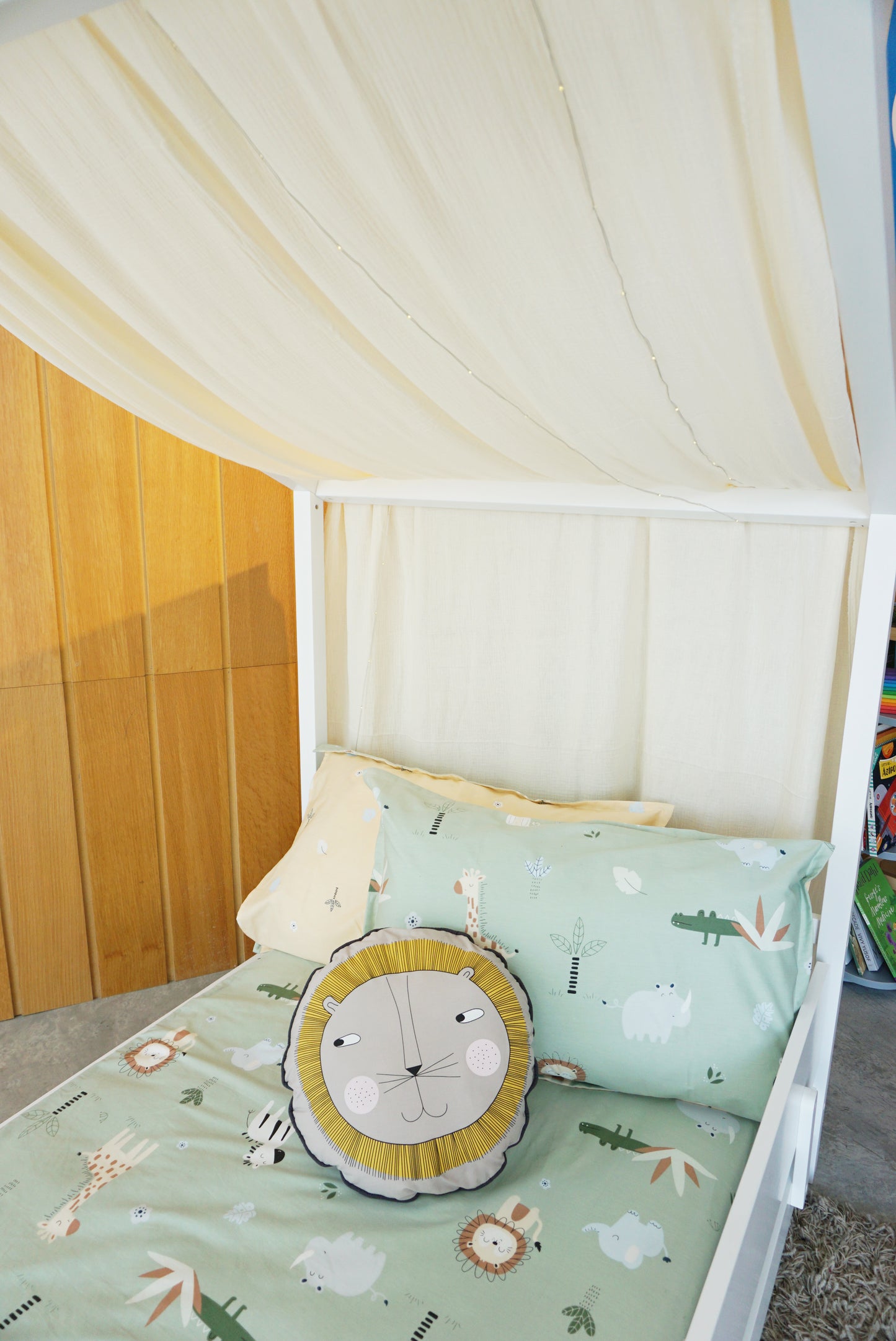 Neo Cottage Bed Canopy