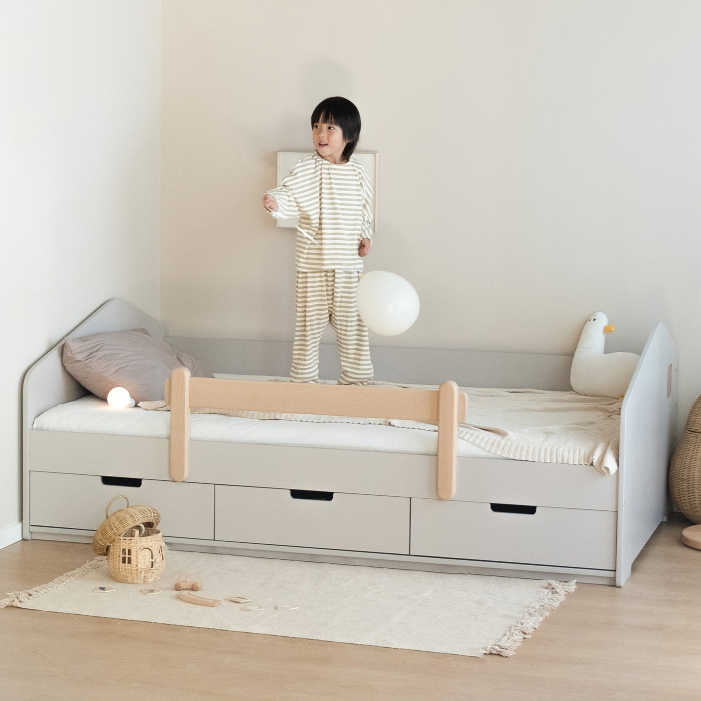 Pupupula Little House Storage Bed