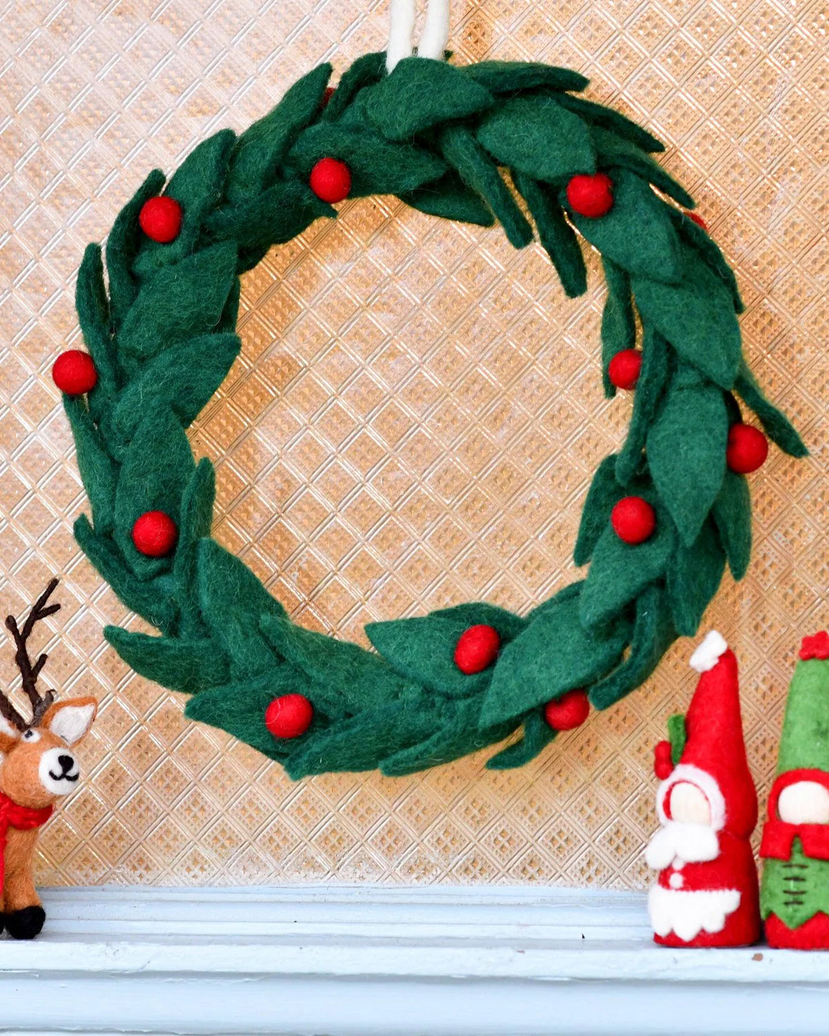Tara Treasures Felt Christmas Wreath with Red Berries